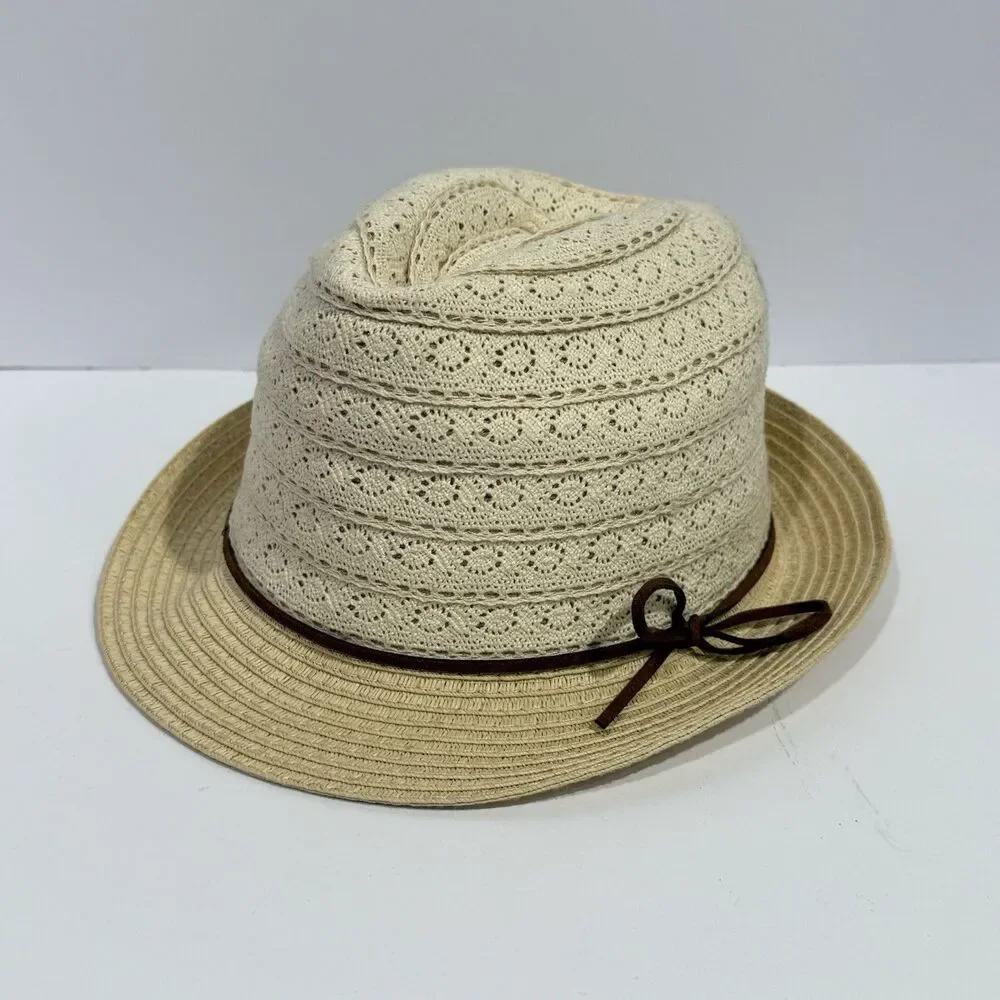 Accessorize straw paper